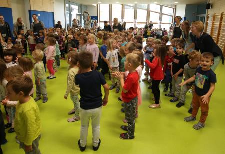 OSEM LET VRTCA CERKNICA 07 FOTO ARHIV VRTCA